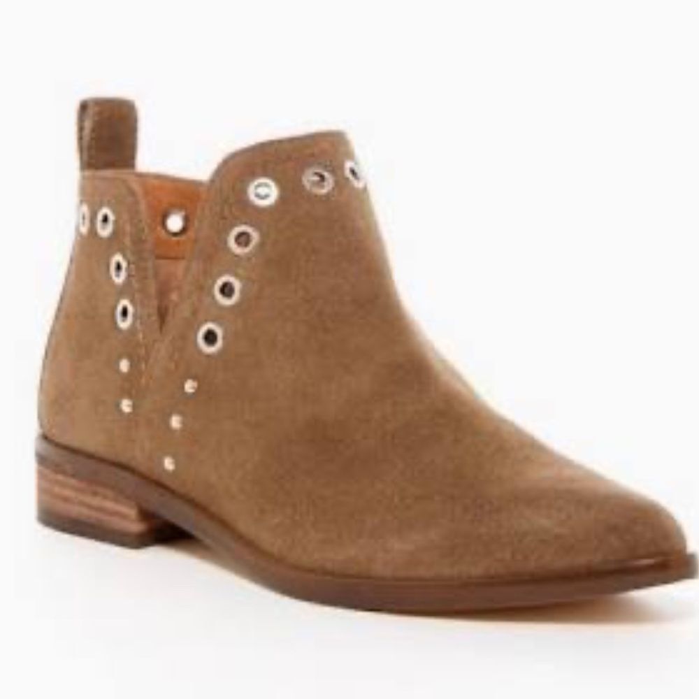 Corso Como Diana Ankle Booties‎ Tan Suede Grommet Stud Trim Sz 9.5